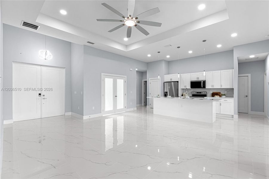 Spacious, unfurnished interior of a new home in , Lehigh Acres (Image 30).