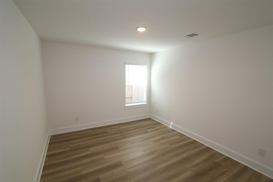 Spacious, unfurnished interior of a new home in Lago Mar, Santa Fe (Image 12).