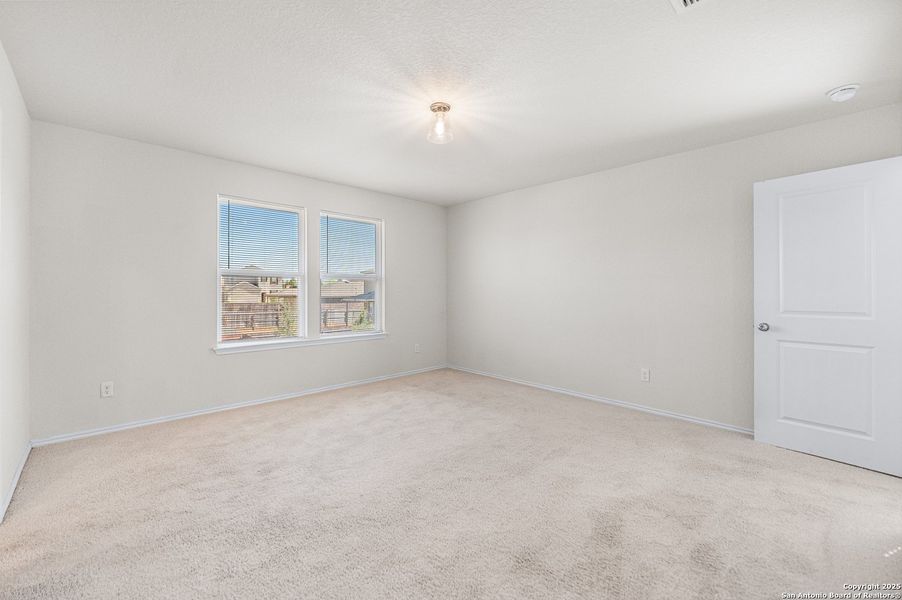 Spacious, unfurnished interior of a new home in Cinco Lakes, San Antonio (Image 32). Spacious, unfurnished interior of a new home in Cinco Lakes, San Antonio (Image 32).