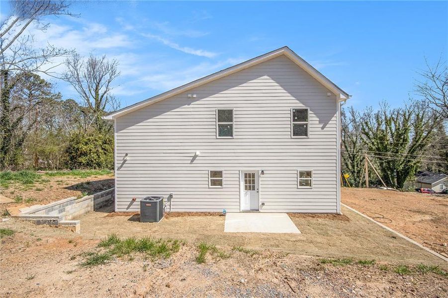 Exterior details and patio area of a home in , Rome (Image 4).