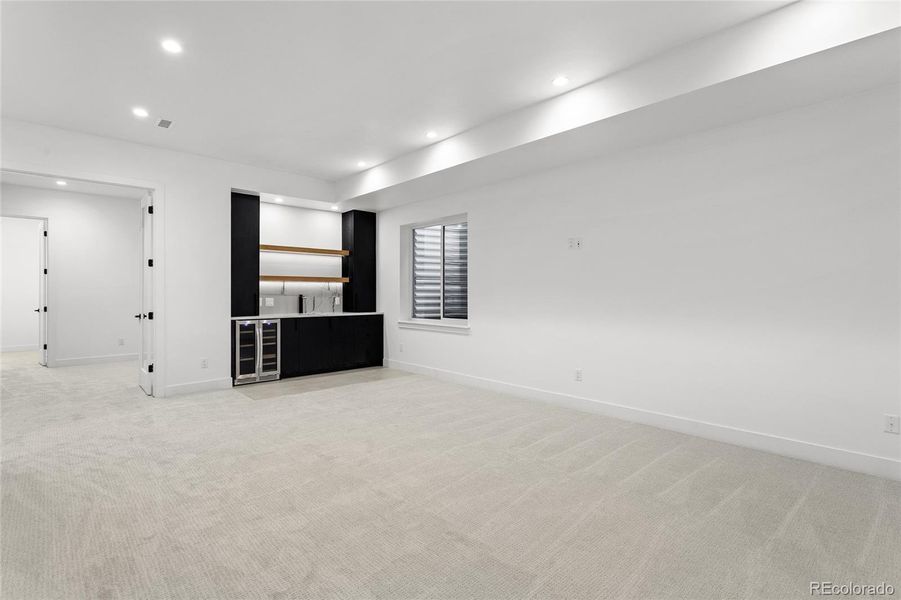 Spacious, unfurnished interior of a new home in , Denver (Image 21).