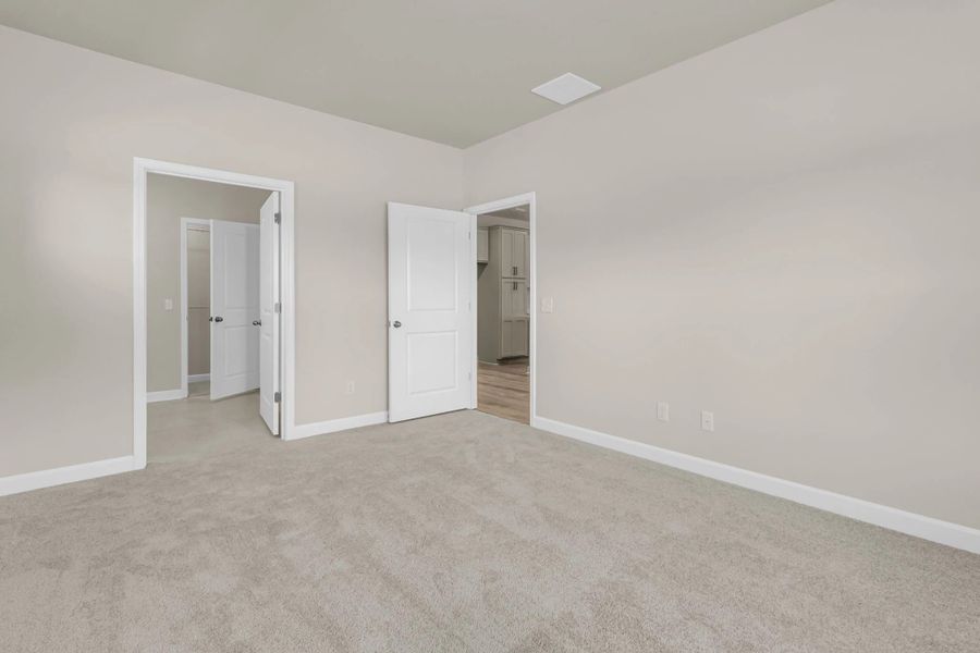 Spacious, unfurnished interior of a new home in Hammock Walk at Nexton, Summerville (Image 15).