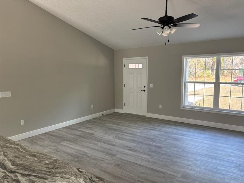Spacious, unfurnished interior of a new home in , Citrus Springs (Image 19).