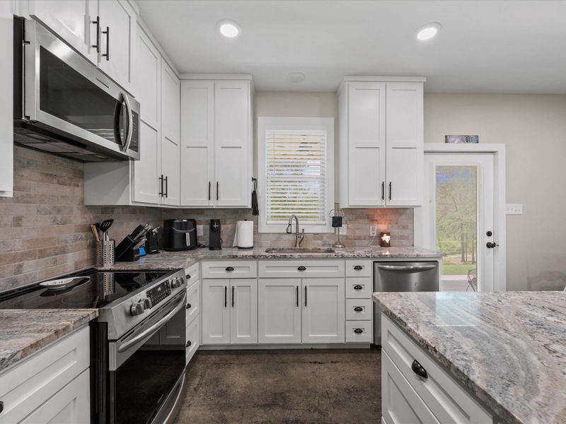 Furnished interior view inside a new home in , Centerville (Image 13).