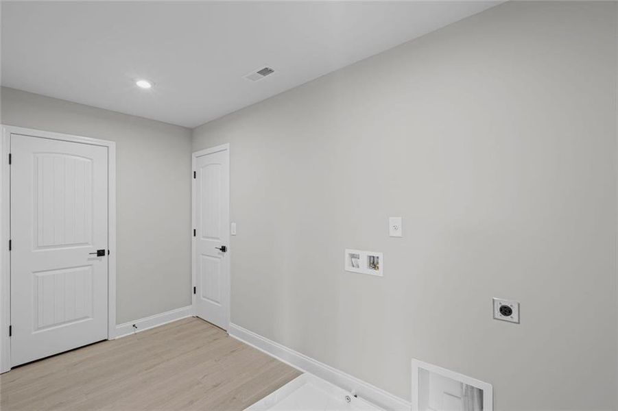 Spacious, unfurnished interior of a new home in Twin Lakes, Hoschton (Image 33).