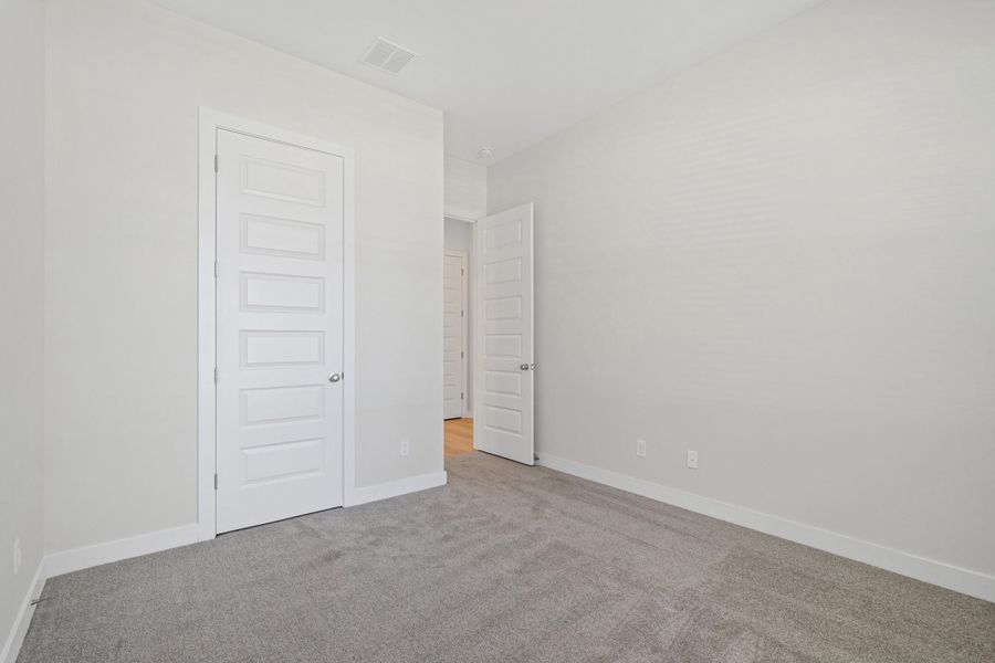 Spacious, unfurnished interior of a new home in Myers Park, Arlington (Image 21). Spacious, unfurnished interior of a new home in Myers Park, Arlington (Image 21).