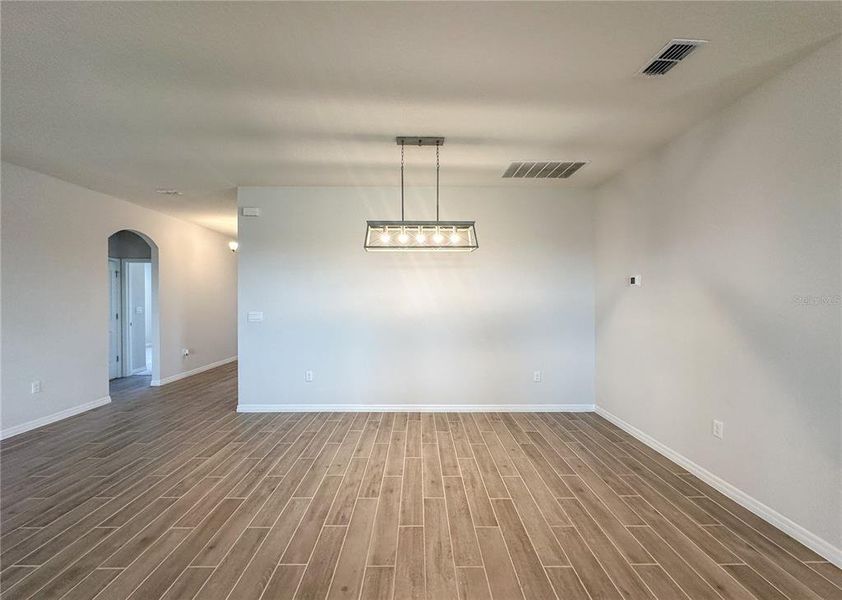 Spacious, unfurnished interior of a new home in , Winter Garden (Image 15).