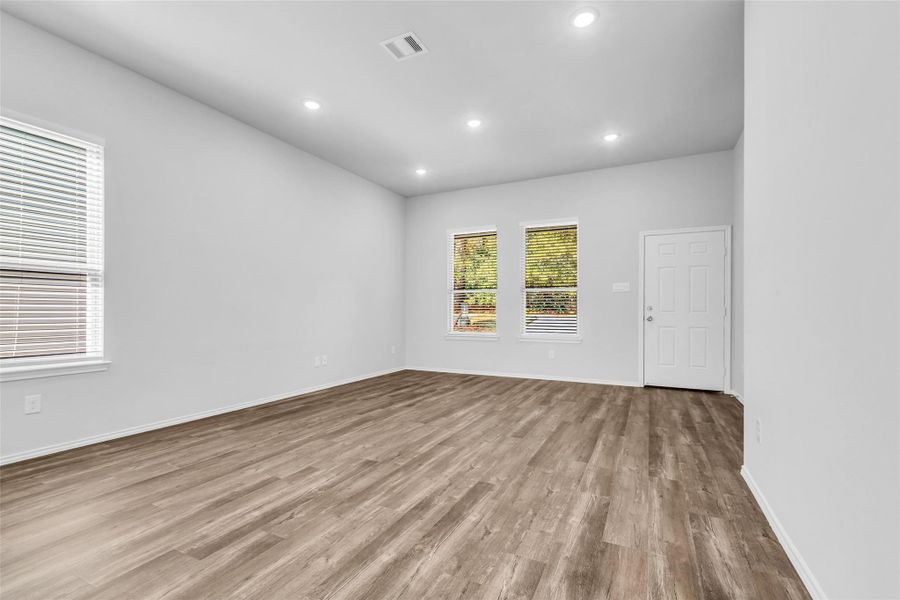 Spacious, unfurnished interior of a new home in , Willis (Image 24).