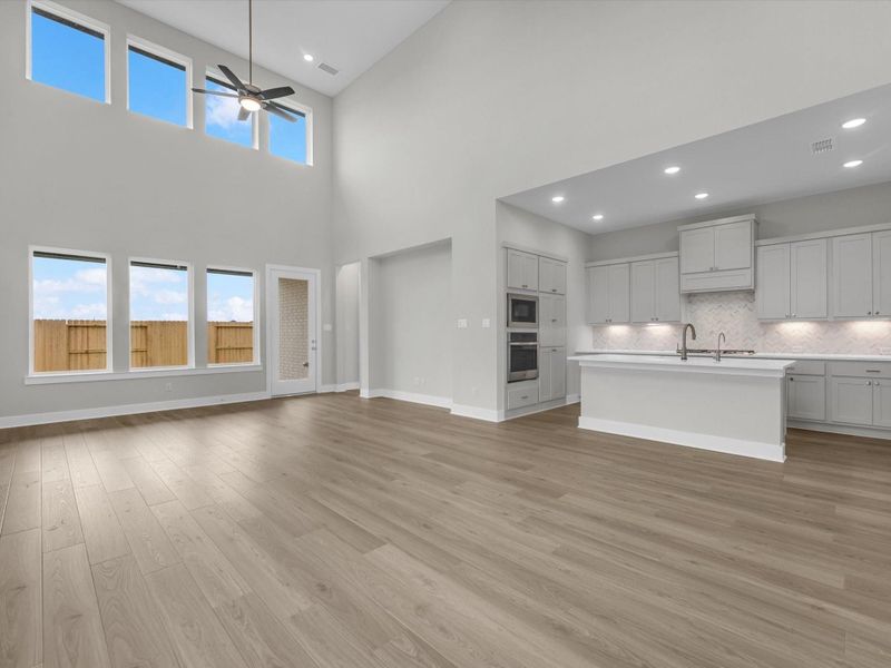 Spacious, unfurnished interior of a new home in Pecan Ridge, Fulshear (Image 12). Spacious, unfurnished interior of a new home in Pecan Ridge, Fulshear (Image 12).