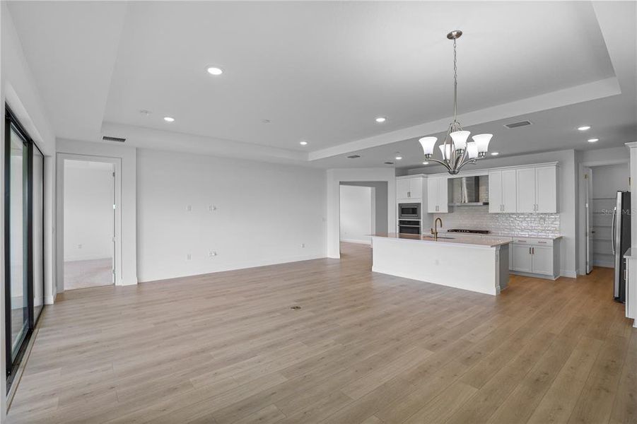 Spacious, unfurnished interior of a new home in Cresswind Lakewood Ranch, Lakewood Ranch (Image 17). Spacious, unfurnished interior of a new home in Cresswind Lakewood Ranch, Lakewood Ranch (Image 17).