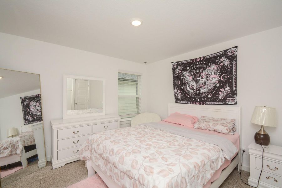 Furnished interior view inside a new home in , Rosharon (Image 7).