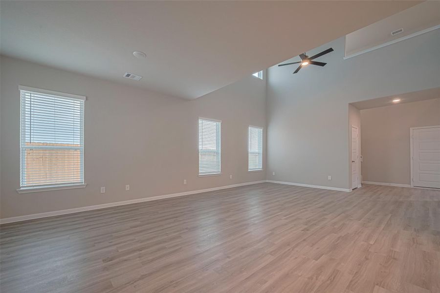 Spacious, unfurnished interior of a new home in La Segarra, Brookshire (Image 24).
