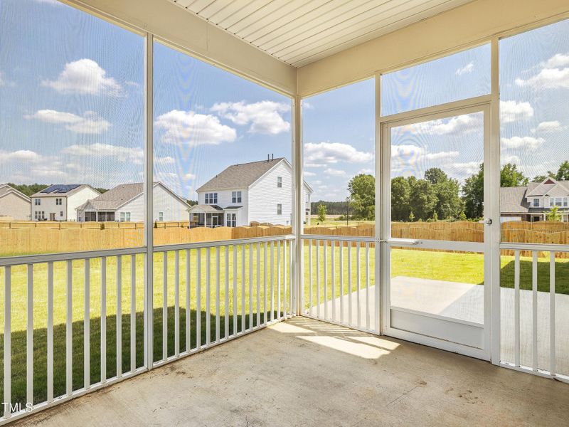 Screened-in Porch 2