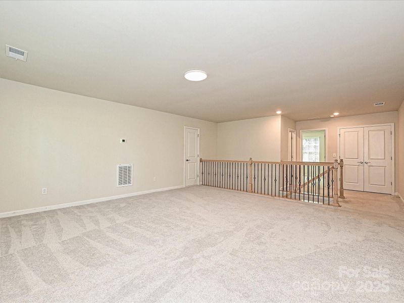 Upper Level Bonus/Entertainment Room Upper Level Bonus/Entertainment Room