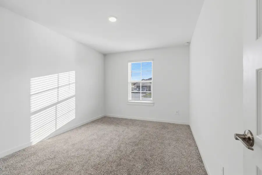 Spacious, unfurnished interior of a new home in , Fulshear (Image 47).