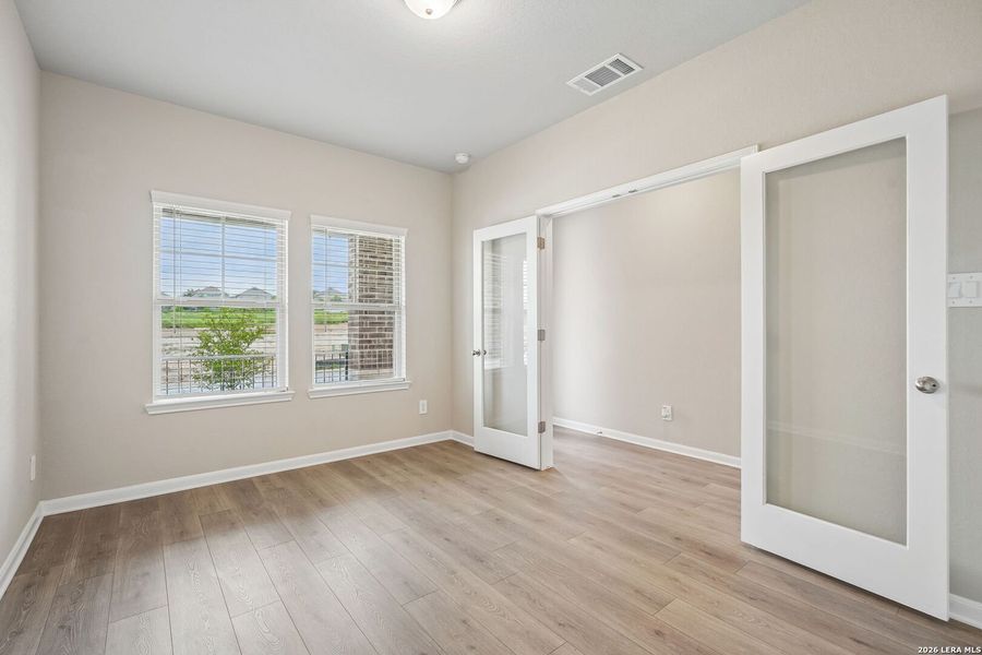 Spacious, unfurnished interior of a new home in Arcadia Ridge - Premier Series, San Antonio (Image 35).