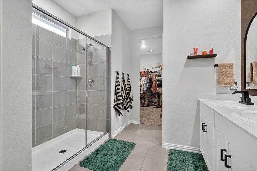 Furnished interior view inside a new home in , Fort Worth (Image 14).
