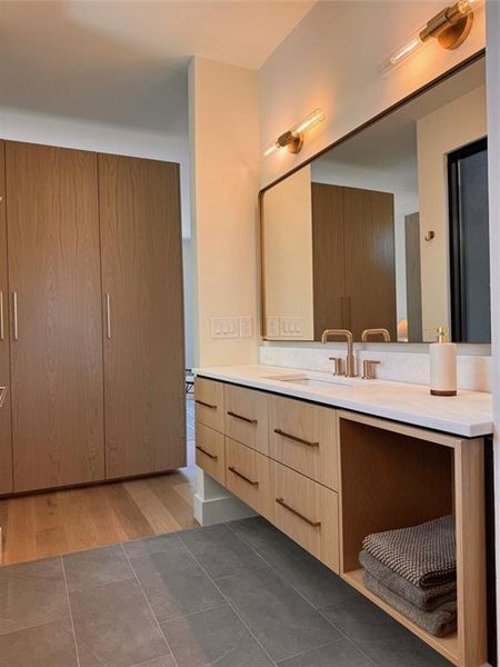 Furnished interior view inside a new home in , Atlanta (Image 7).