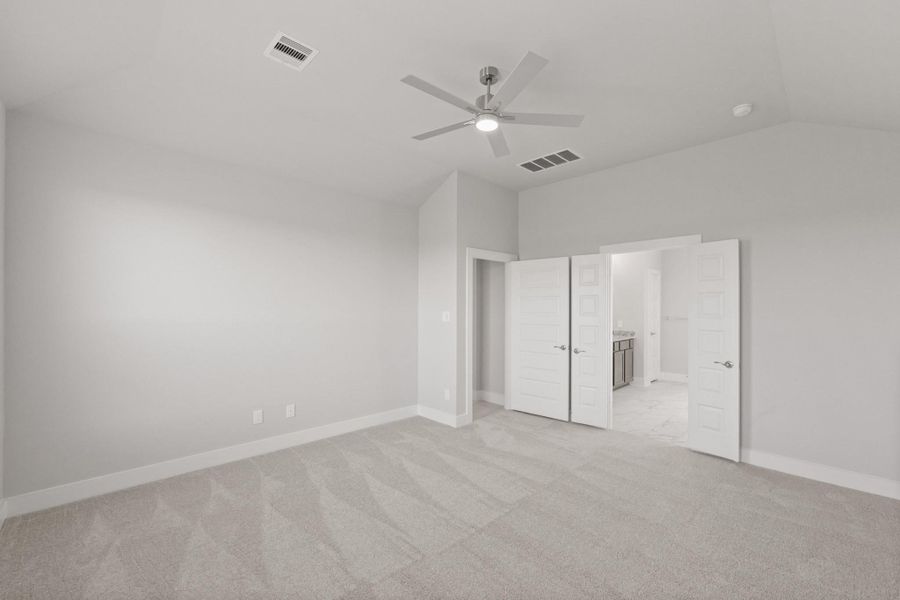 Spacious, unfurnished interior of a new home in Briarwood Crossing, Rosenberg (Image 30).