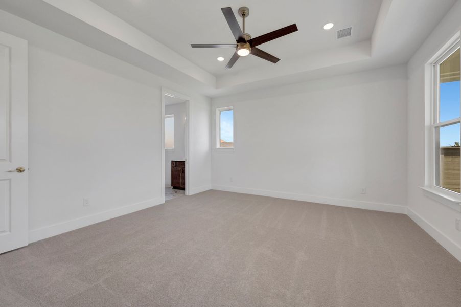 Spacious, unfurnished interior of a new home in Landmark, Denton (Image 30).