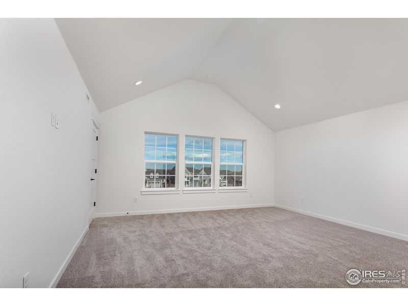 Spacious, unfurnished interior of a new home in Westerly, Erie (Image 27).
