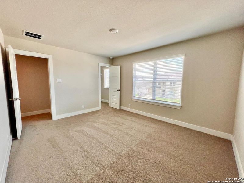 Spacious, unfurnished interior of a new home in Brookstone Creek, San Antonio (Image 35). Spacious, unfurnished interior of a new home in Brookstone Creek, San Antonio (Image 35).