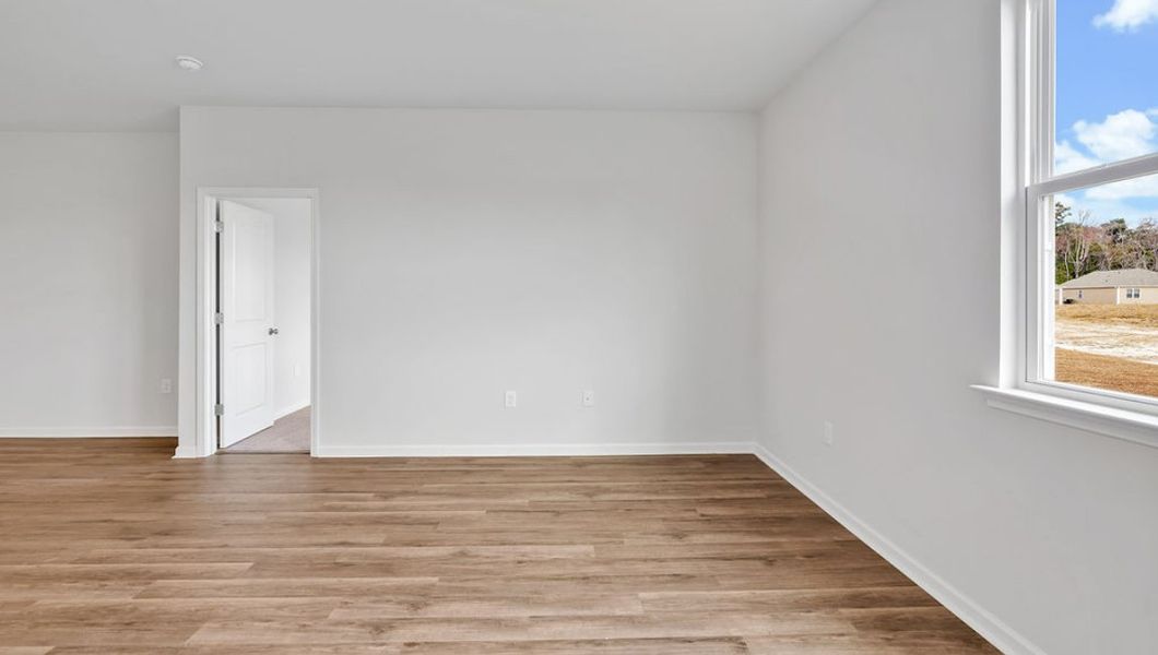Spacious, unfurnished interior of a new home in Halls Landing, Bolivia (Image 28).