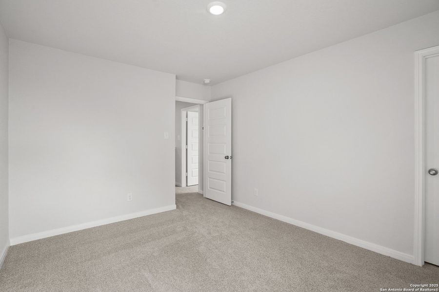 Spacious, unfurnished interior of a new home in Dauer Ranch, New Braunfels (Image 25). Spacious, unfurnished interior of a new home in Dauer Ranch, New Braunfels (Image 25).