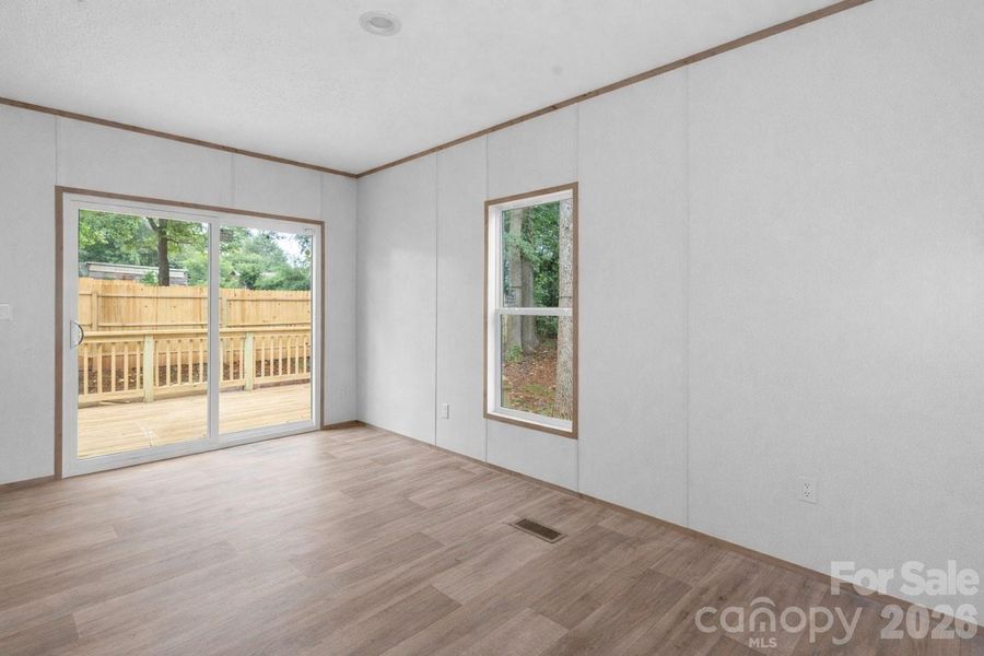 Spacious, unfurnished interior of a new home in , Lincolnton (Image 15).