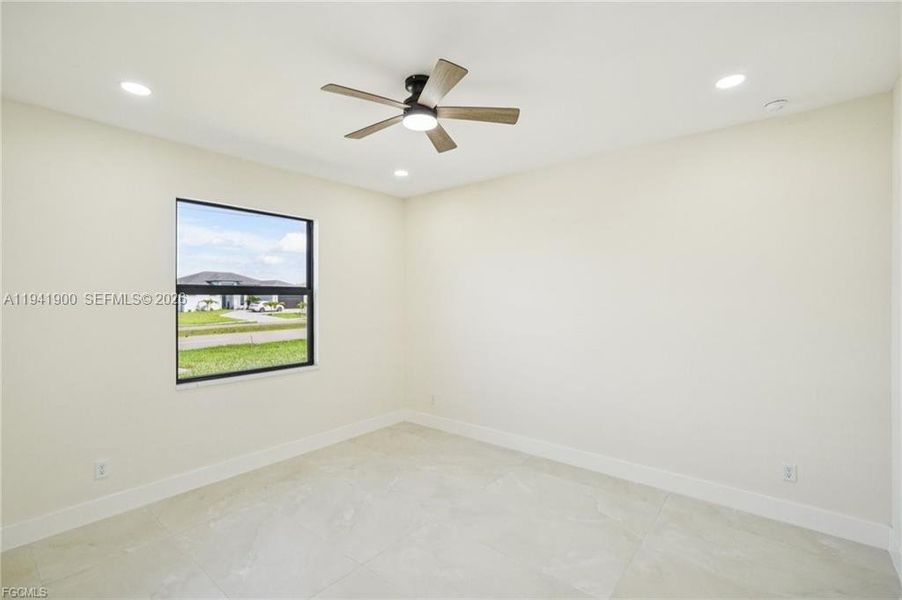 Spacious, unfurnished interior of a new home in , Cape Coral (Image 38).
