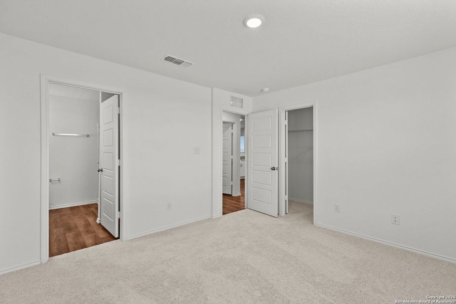 Image 6 of a home in Cinco Lakes. Image 6 of a home in Cinco Lakes.