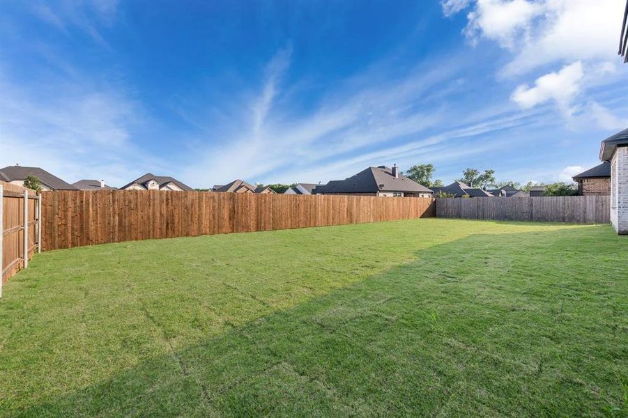 Exterior details and patio area of a home in , Waco (Image 4).