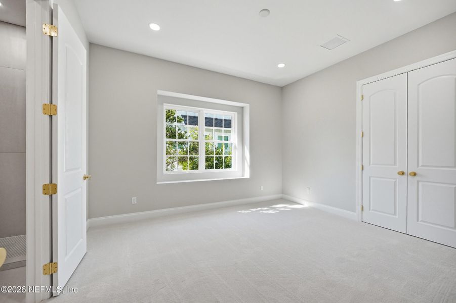 Spacious, unfurnished interior of a new home in , Atlantic Beach (Image 25).