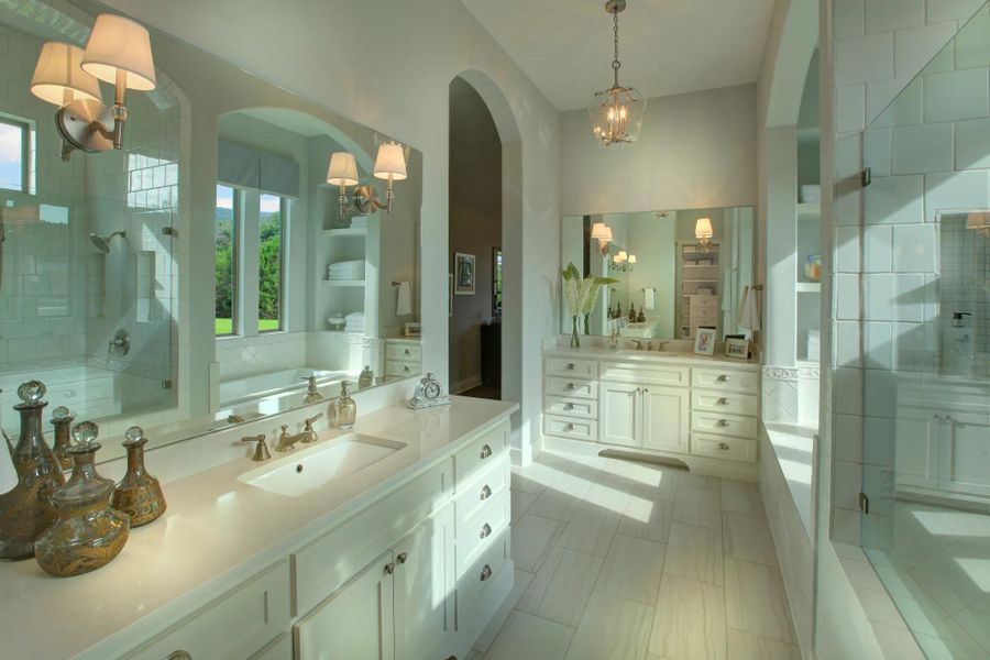 The Colinas II Primary Bath