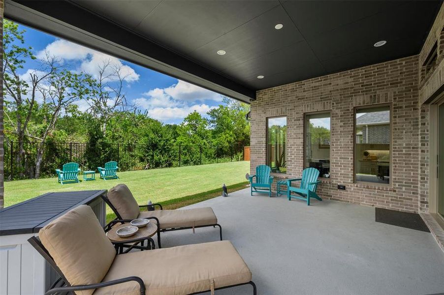 Exterior details and patio area of a home in Sonoma Verde, McLendon-Chisholm (Image 3).