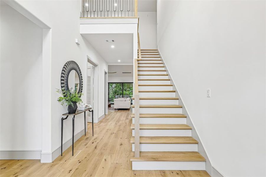 Spacious, unfurnished interior of a new home in , Trophy Club (Image 20).