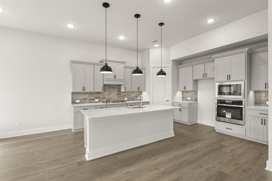 10. 4128 Selborne - Kitchen (2)