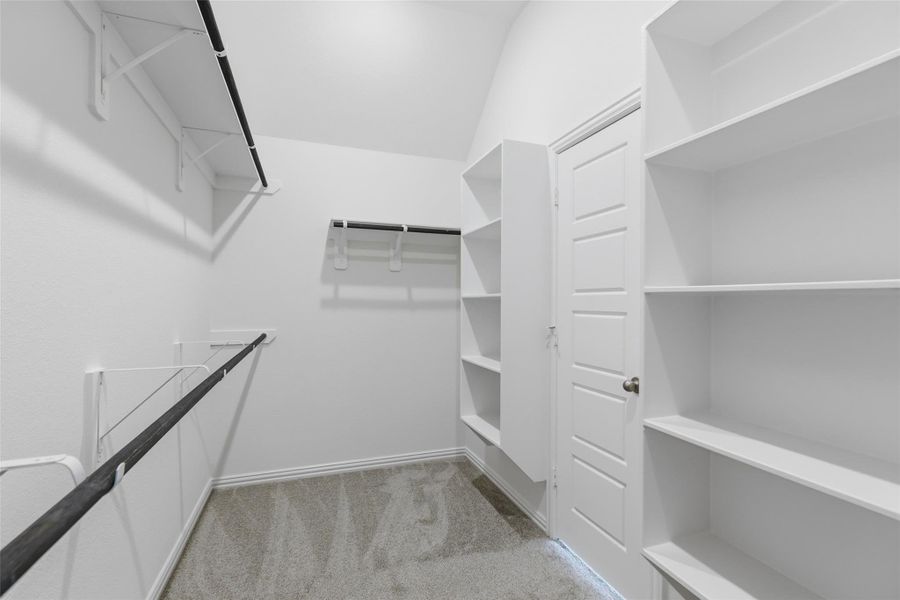 Spacious, unfurnished interior of a new home in Creekhaven, Iowa Colony (Image 25).