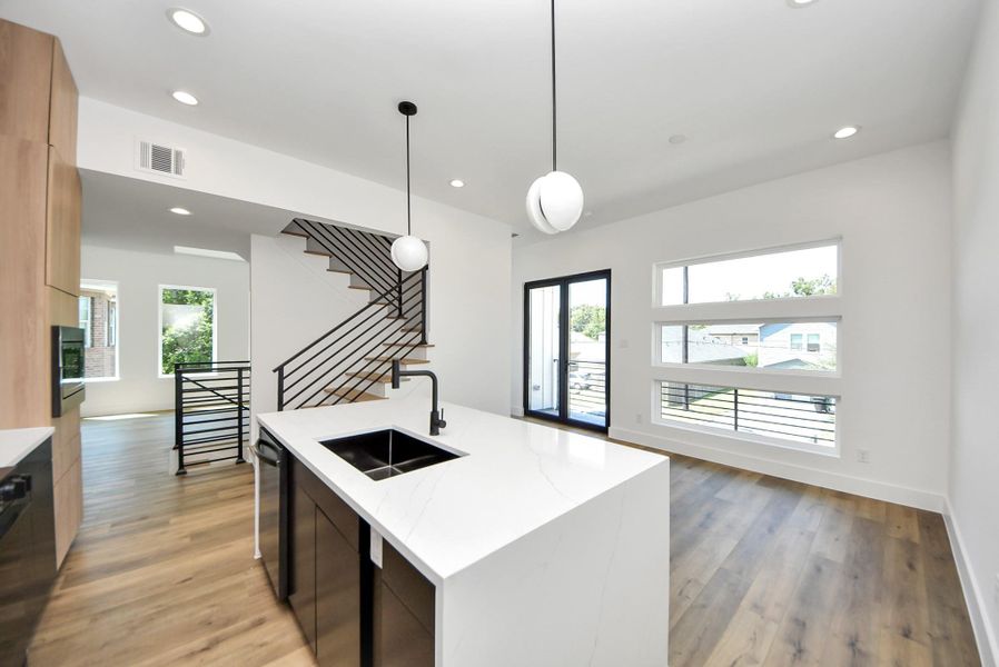 Kitchen / dining