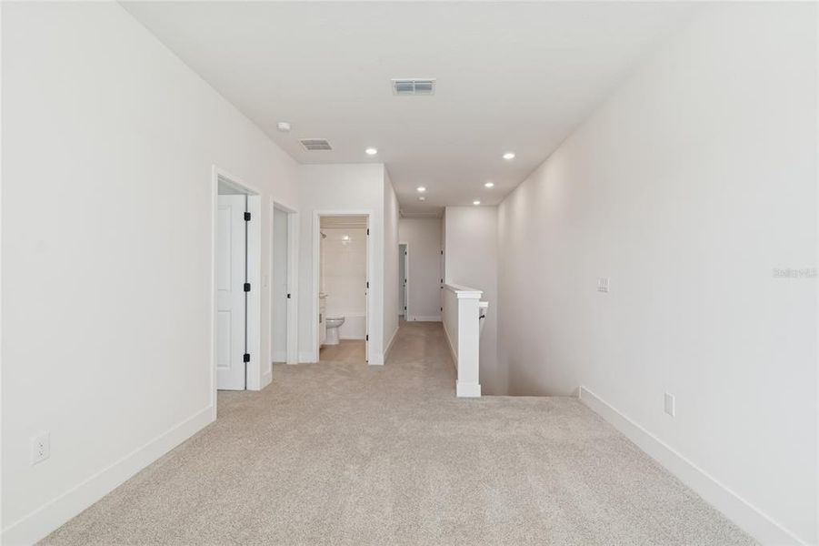 Spacious, unfurnished interior of a new home in North River Ranch – Townhomes, Parrish (Image 25).