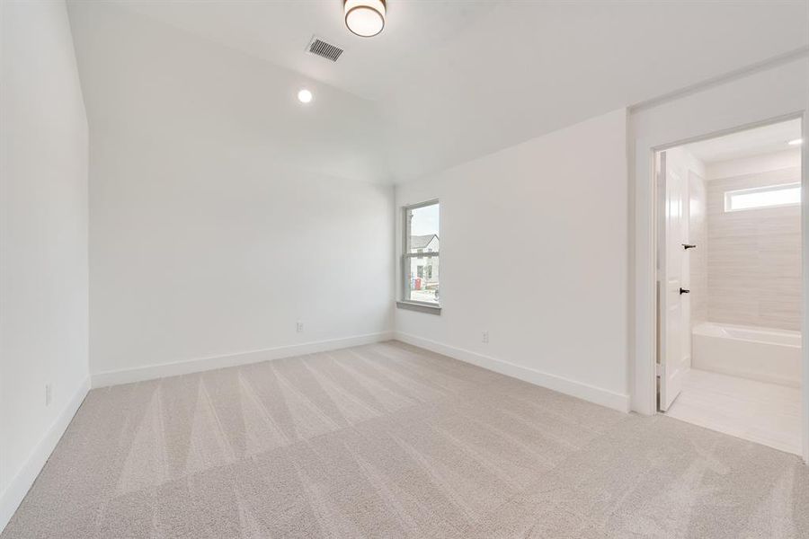 Spacious, unfurnished interior of a new home in Fields - 40' Lots, Frisco (Image 17). Spacious, unfurnished interior of a new home in Fields - 40' Lots, Frisco (Image 17).