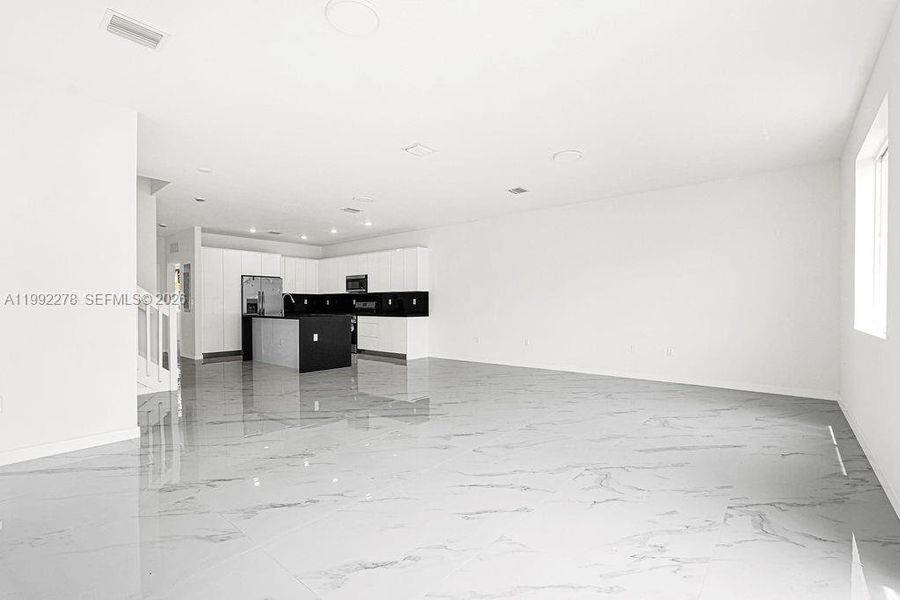 Spacious, unfurnished interior of a new home in , Miami (Image 61).