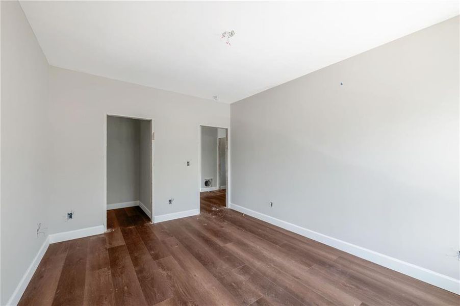 Spacious, unfurnished interior of a new home in , Atlanta (Image 14).