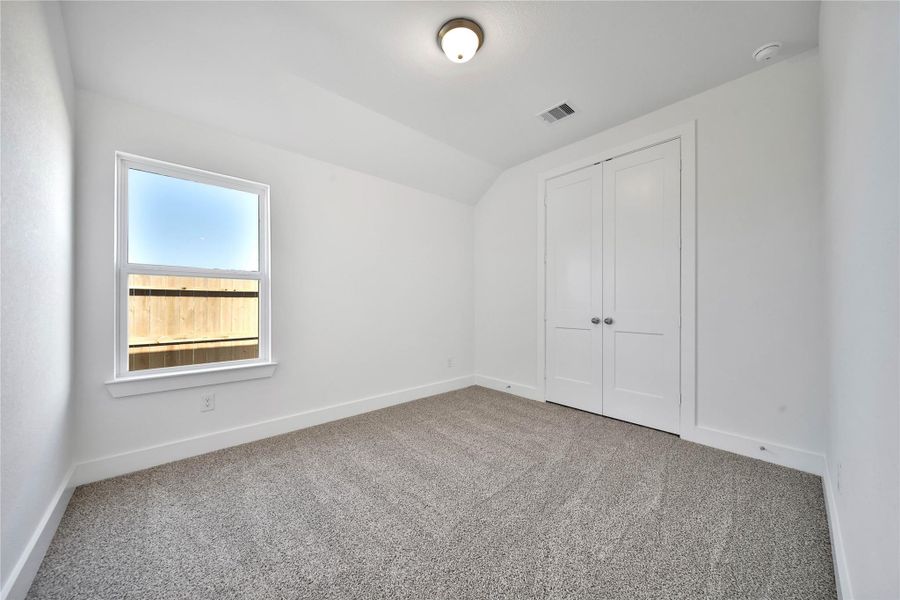 Spacious, unfurnished interior of a new home in , Rosharon (Image 34).