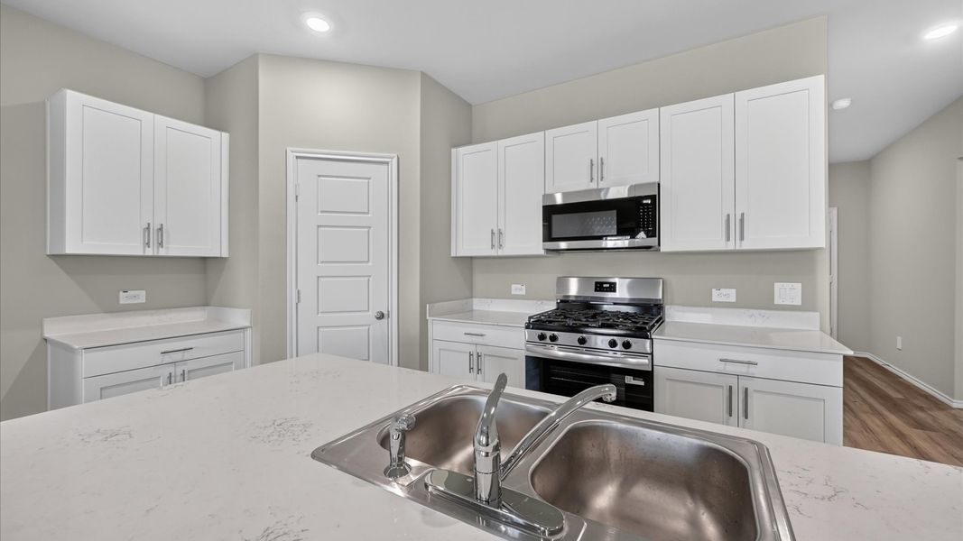 Furnished interior view inside a new home in Lankford Farms, Cleburne (Image 6).