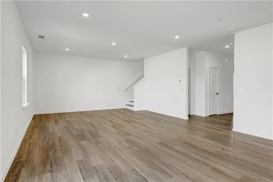 Spacious, unfurnished interior of a new home in Timber Ridge, Douglasville (Image 30).