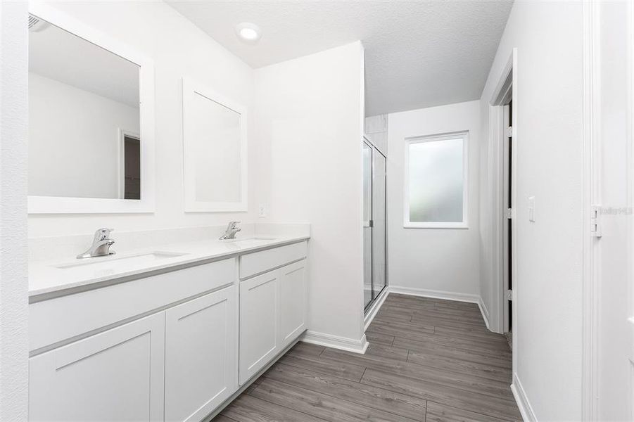 Image 23 of a home in Gum Lake Preserve.