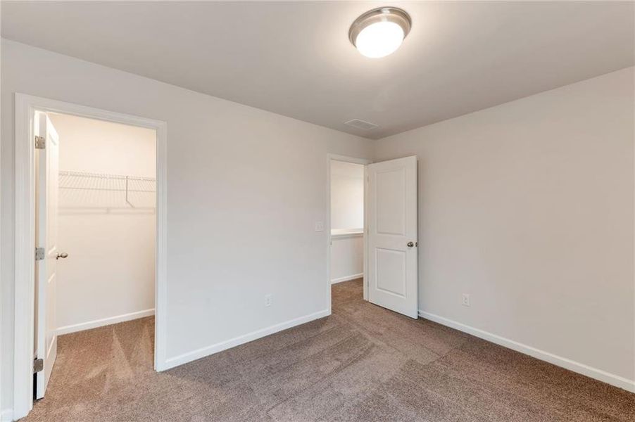 Spacious, unfurnished interior of a new home in , Calhoun (Image 18).