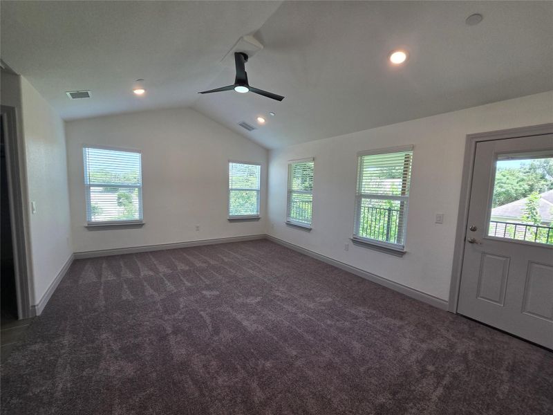 Spacious, unfurnished interior of a new home in , Round Rock (Image 13).
