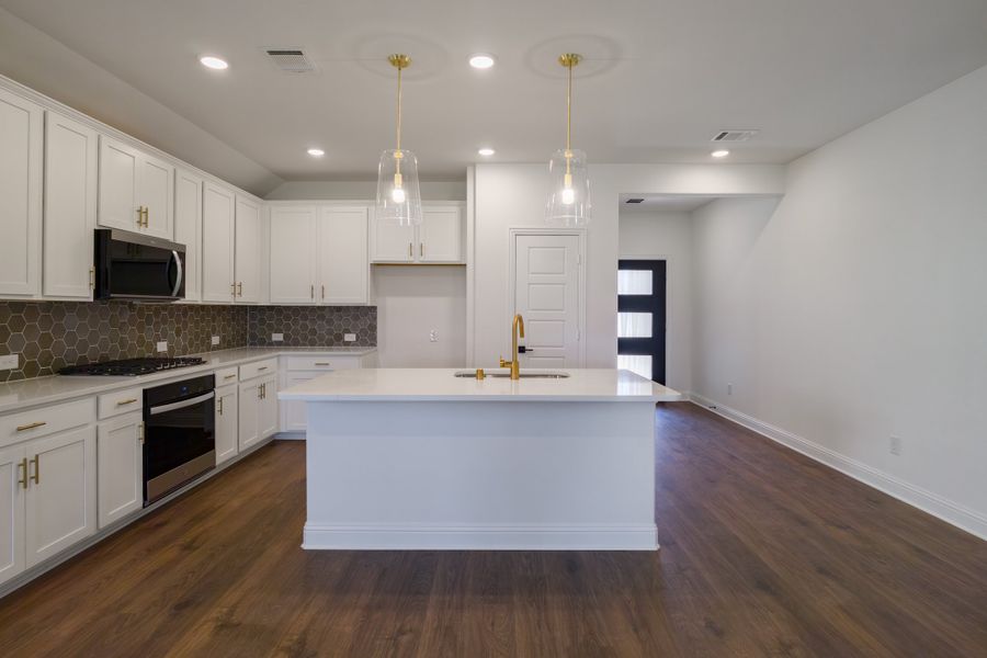 Furnished interior view inside a new home in Goodland, Venus (Image 6).
